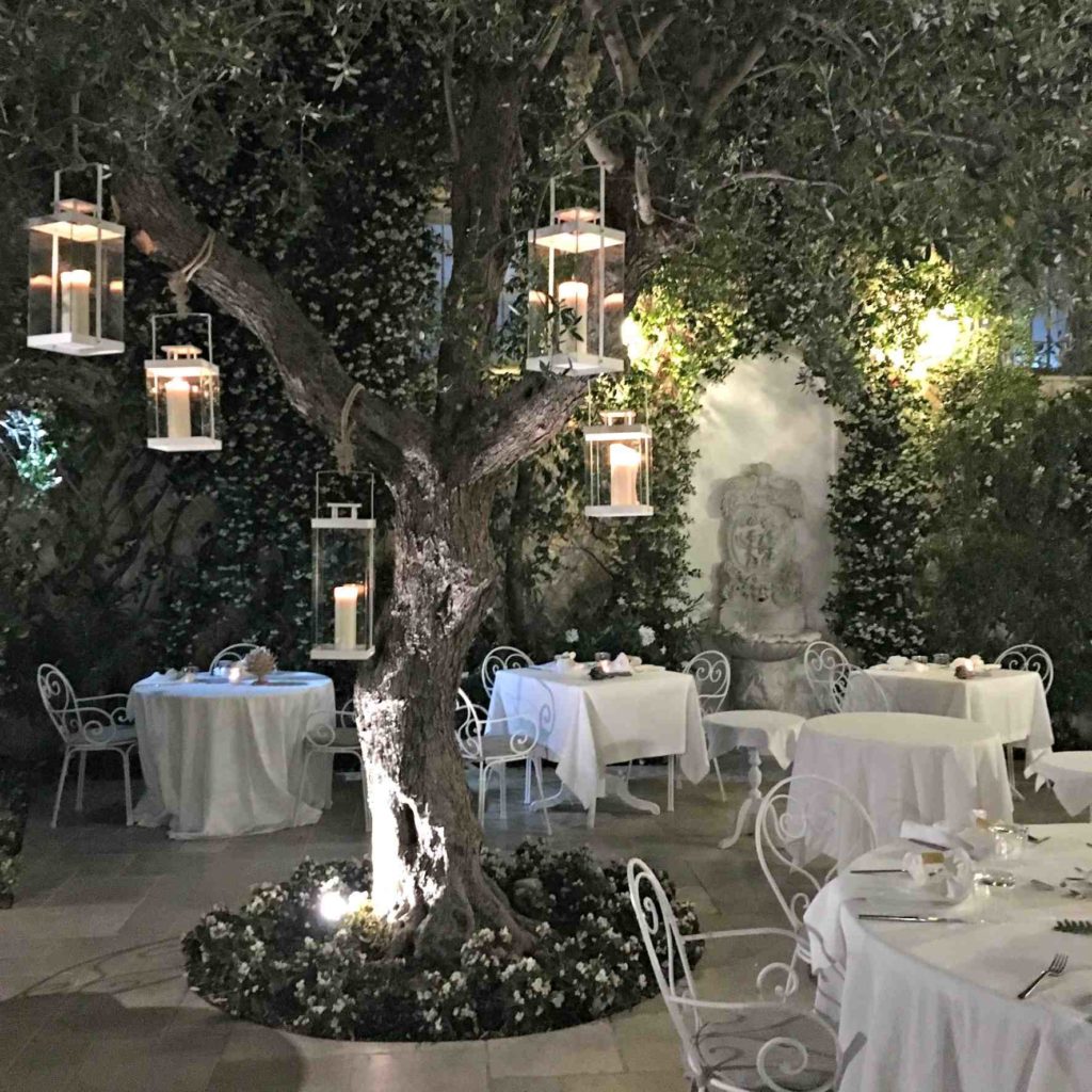 Acquasale turning on the charm