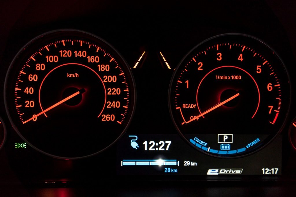 harpers-bazaar-malaysia-bmw330e-speed