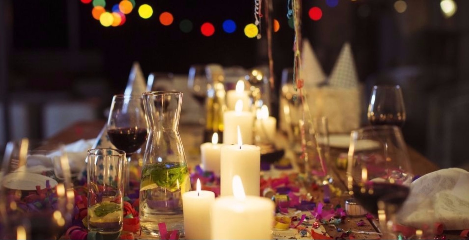 10 Things Well-behaved Guests Always Do At Christmas Parties, According To Etiquette Bible Debrett’s