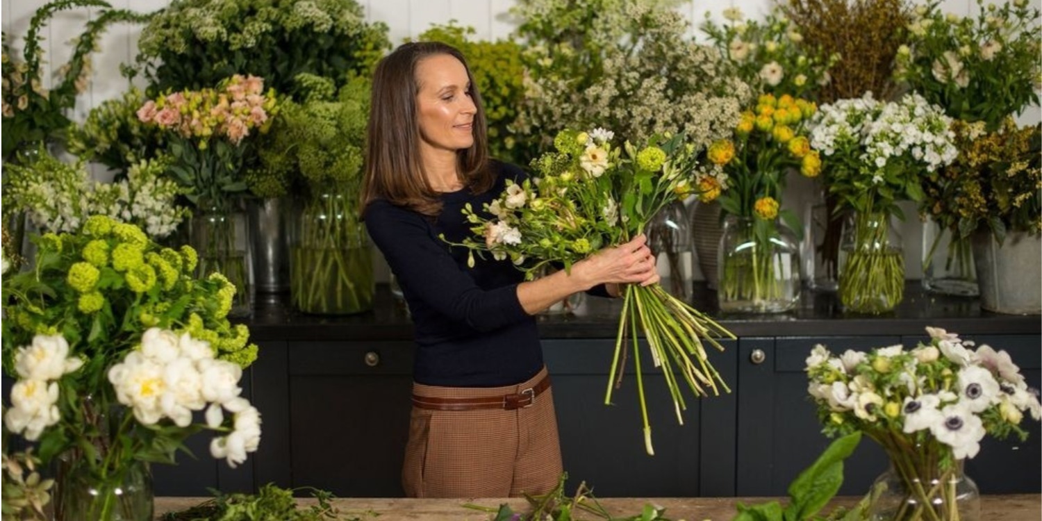 10 Easy Ways to Make Flowers Look Beautiful in Your Own Home