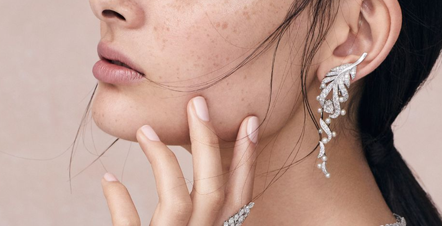 A Beginner’s Guide To Tapping, A Self-Help Tool To Help Manage Anxiety