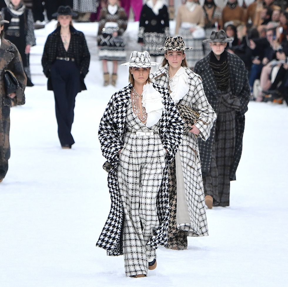Justine Picardie Reviews Karl Lagerfeld's Final Chanel Show - Harper's ...