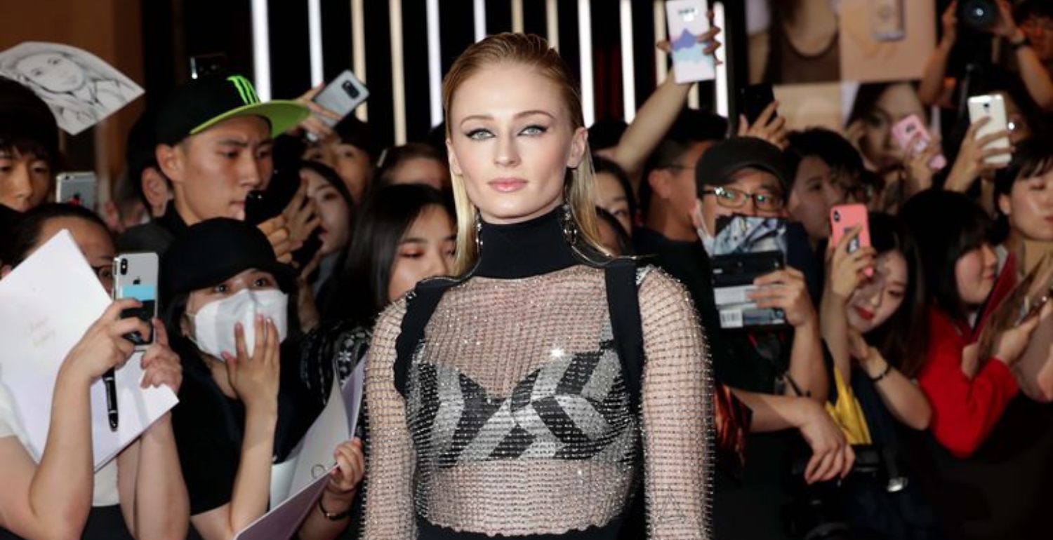 Sophie Turner Gets Futuristic In Louis Vuitton For X-Men Premiere