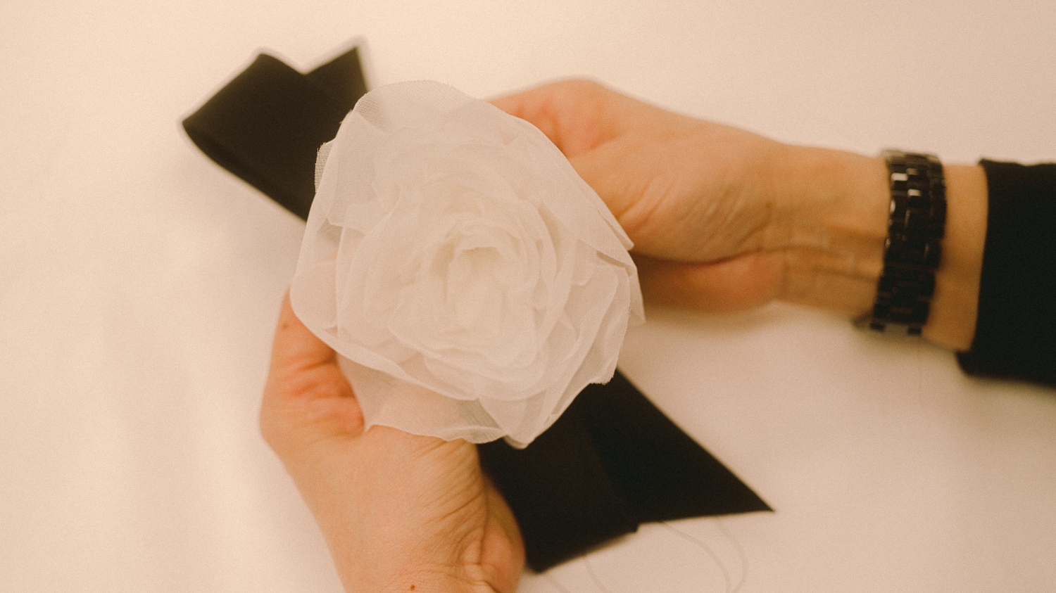 The Secrets Behind Penelope Cruz’s Chanel Haute Couture Gown At The Oscars 2020