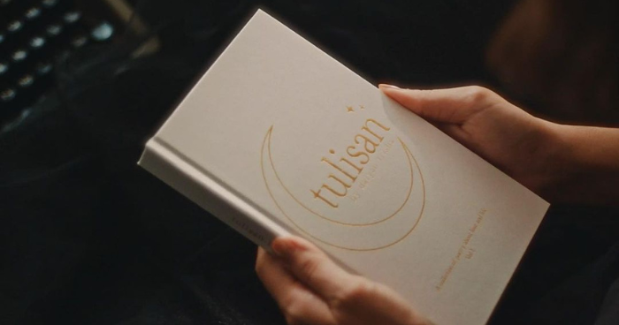 Daiyan Trisha Tulisan